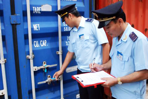 Cục Hải quan triển khai niêm phong định vị điển tử Cuc Hai quan trien khai niem phong dinh vi dien tu